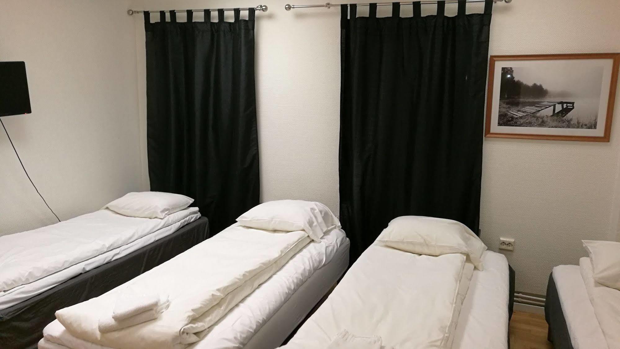 Metro Hotel Стокгольм Экстерьер фото