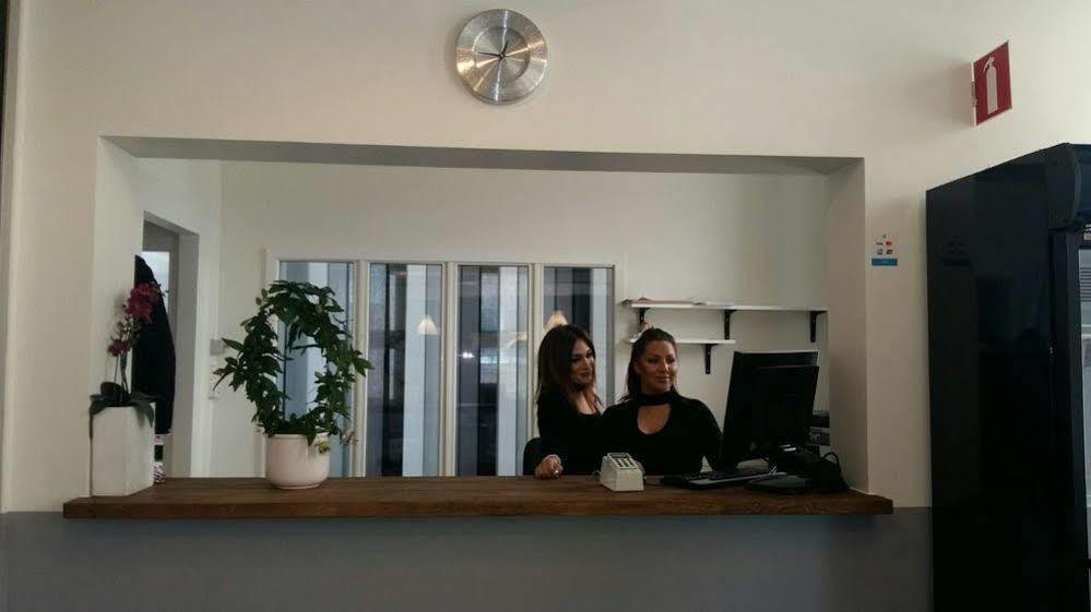 Metro Hotel Стокгольм Экстерьер фото